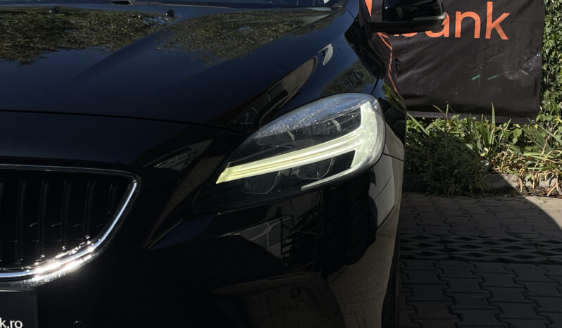 VOLVO V 40 D3 MOMENTUM Facelift 2.0 D 2017 full