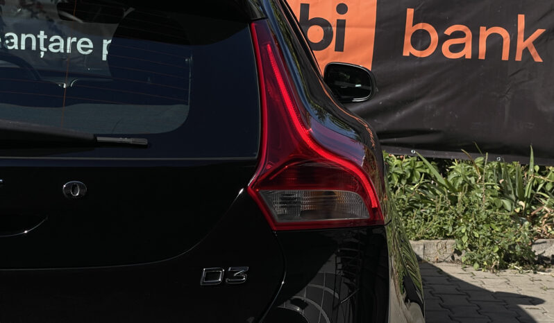 VOLVO V 40 D3 MOMENTUM Facelift 2.0 D 2017 full