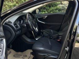 VOLVO V 40 D3 MOMENTUM Facelift 2.0 D 2017 full