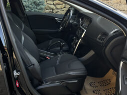 VOLVO V 40 D3 MOMENTUM Facelift 2.0 D 2017 full