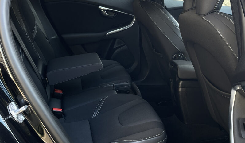 VOLVO V 40 D3 MOMENTUM Facelift 2.0 D 2017 full
