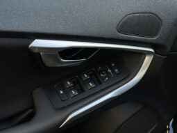 VOLVO V 40 D3 MOMENTUM Facelift 2.0 D 2017 full