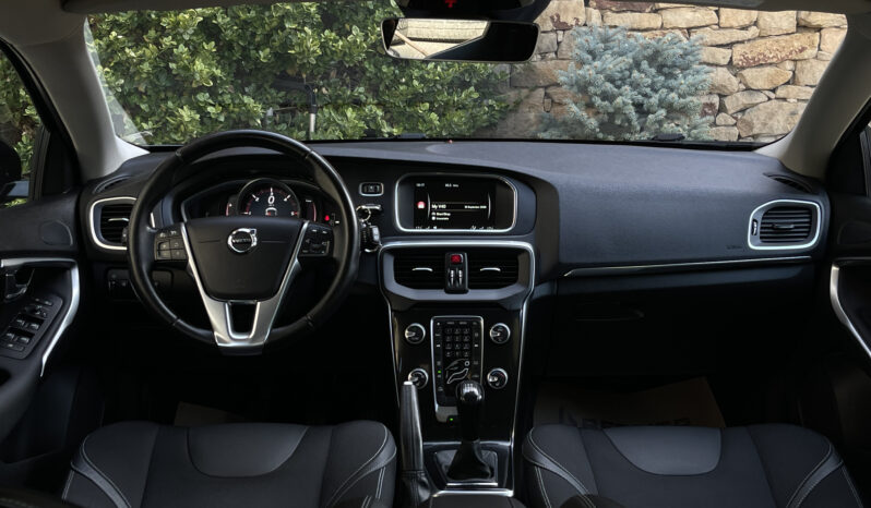 VOLVO V 40 D3 MOMENTUM Facelift 2.0 D 2017 full