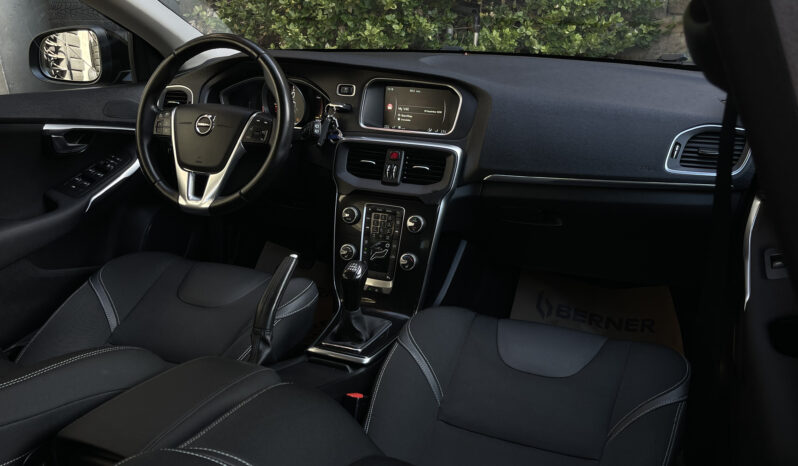 VOLVO V 40 D3 MOMENTUM Facelift 2.0 D 2017 full
