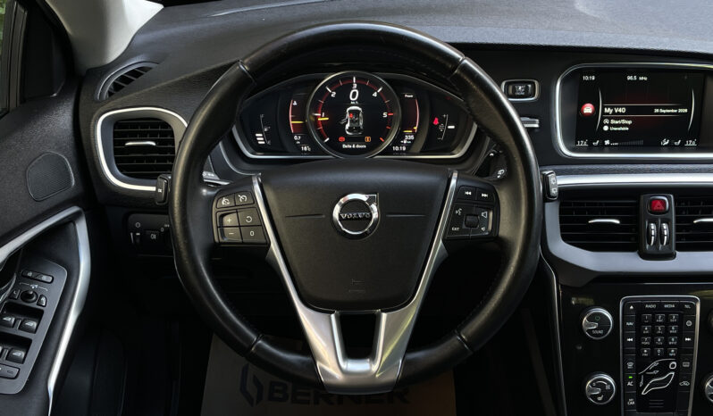 VOLVO V 40 D3 MOMENTUM Facelift 2.0 D 2017 full