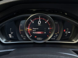 VOLVO V 40 D3 MOMENTUM Facelift 2.0 D 2017 full