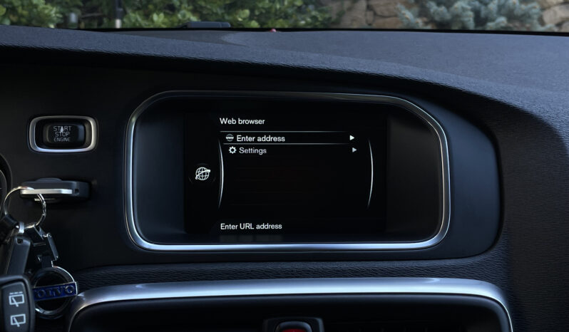 VOLVO V 40 D3 MOMENTUM Facelift 2.0 D 2017 full