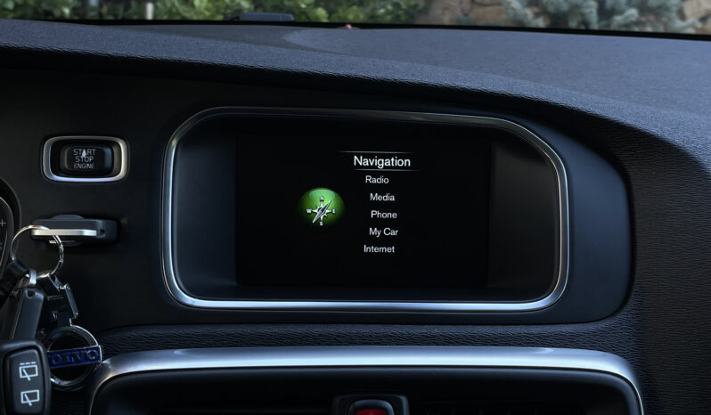 VOLVO V 40 D3 MOMENTUM Facelift 2.0 D 2017 full